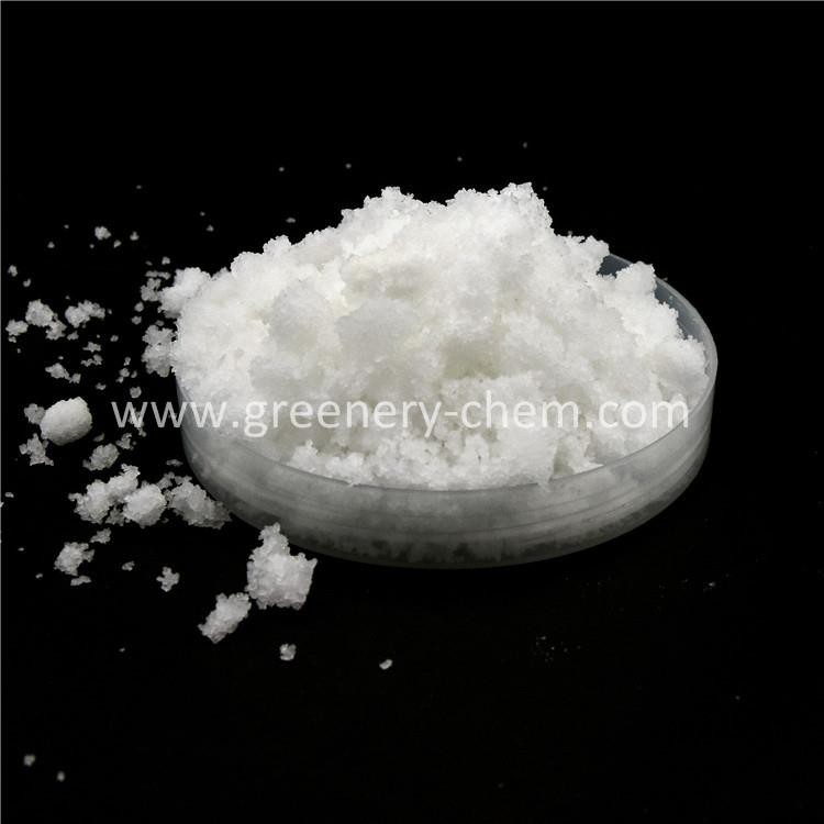 NPK 20-20-20白色结晶，细粉，颗粒直径小，溶于水，适用于滴灌和页喷。