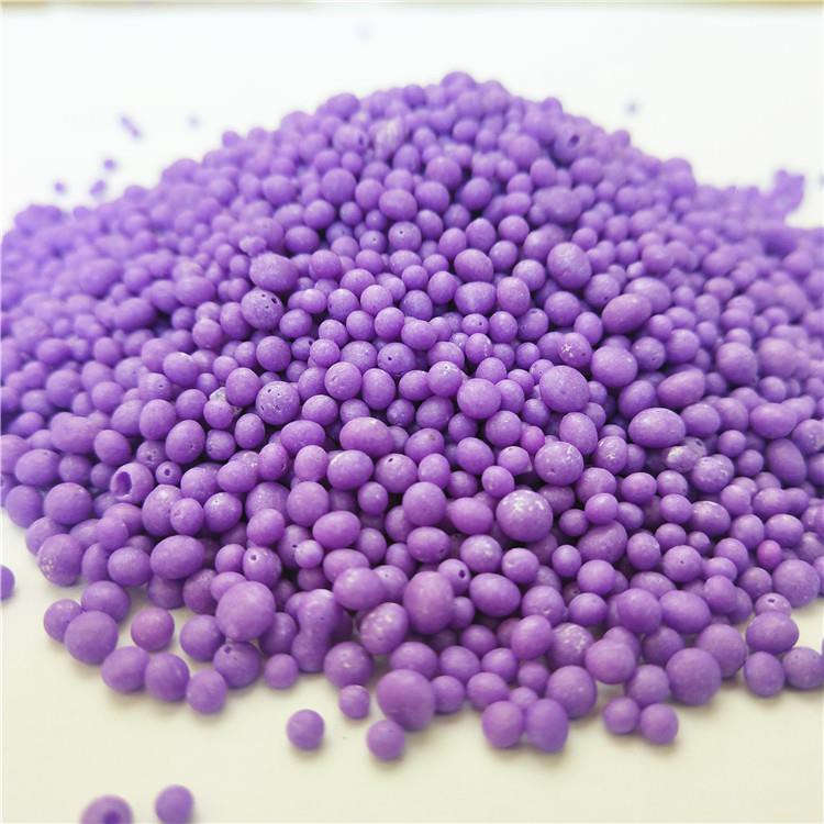氮磷钾肥有不同的颜色，蓝色和紫色都深受目前市场的欢迎。有高塔肥料的表面上的小孔，其可以是完全溶于水，具有良好的物理性能。